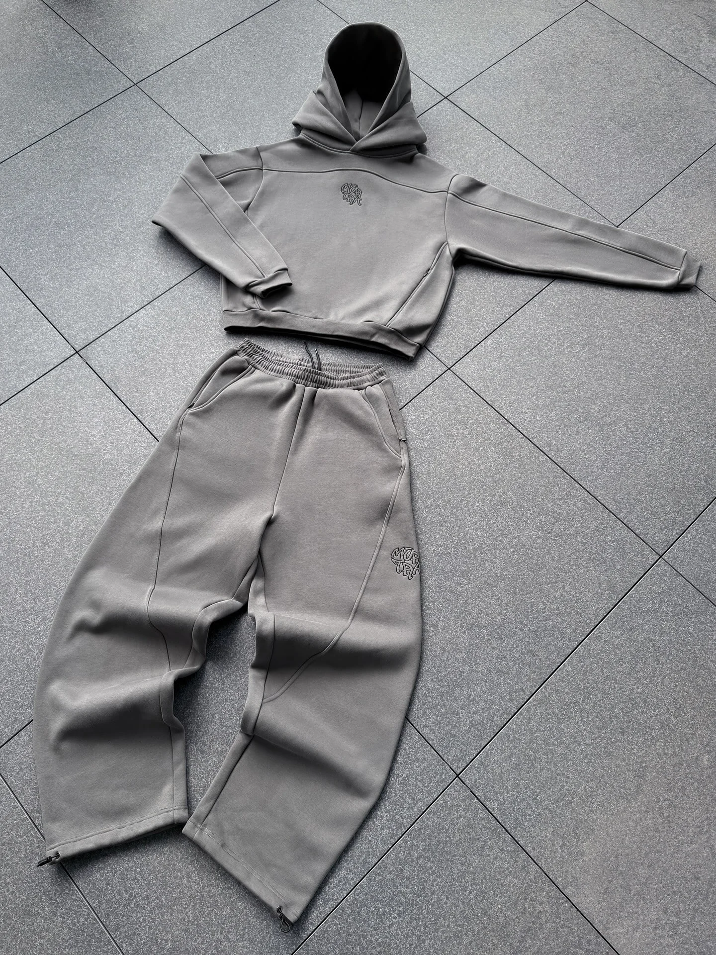 MERTRA BIGSTEP TRACKSUIT GREY-min Mertra Bigstep Tracksuit Grey – Premium streetwear hoodie and jogger set with embroidered logo and relaxed fit